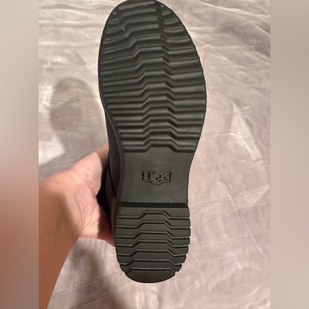 UGG Lorna Waterproof Bootie Black Suede Leather size 9 - NEW IN BOX never worn - Picture 6 of 16